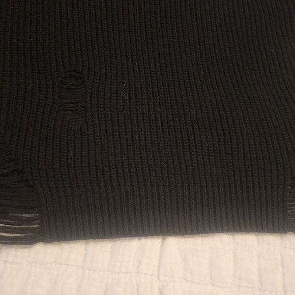 Sweater - Picture 5 of 5